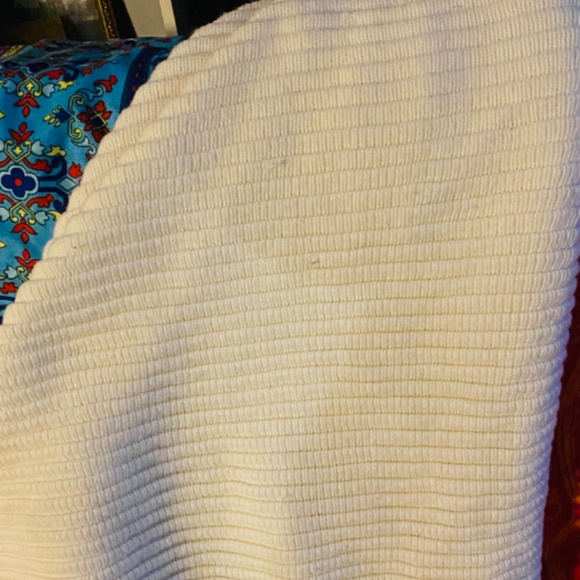 Shawl - Picture 2 of 2